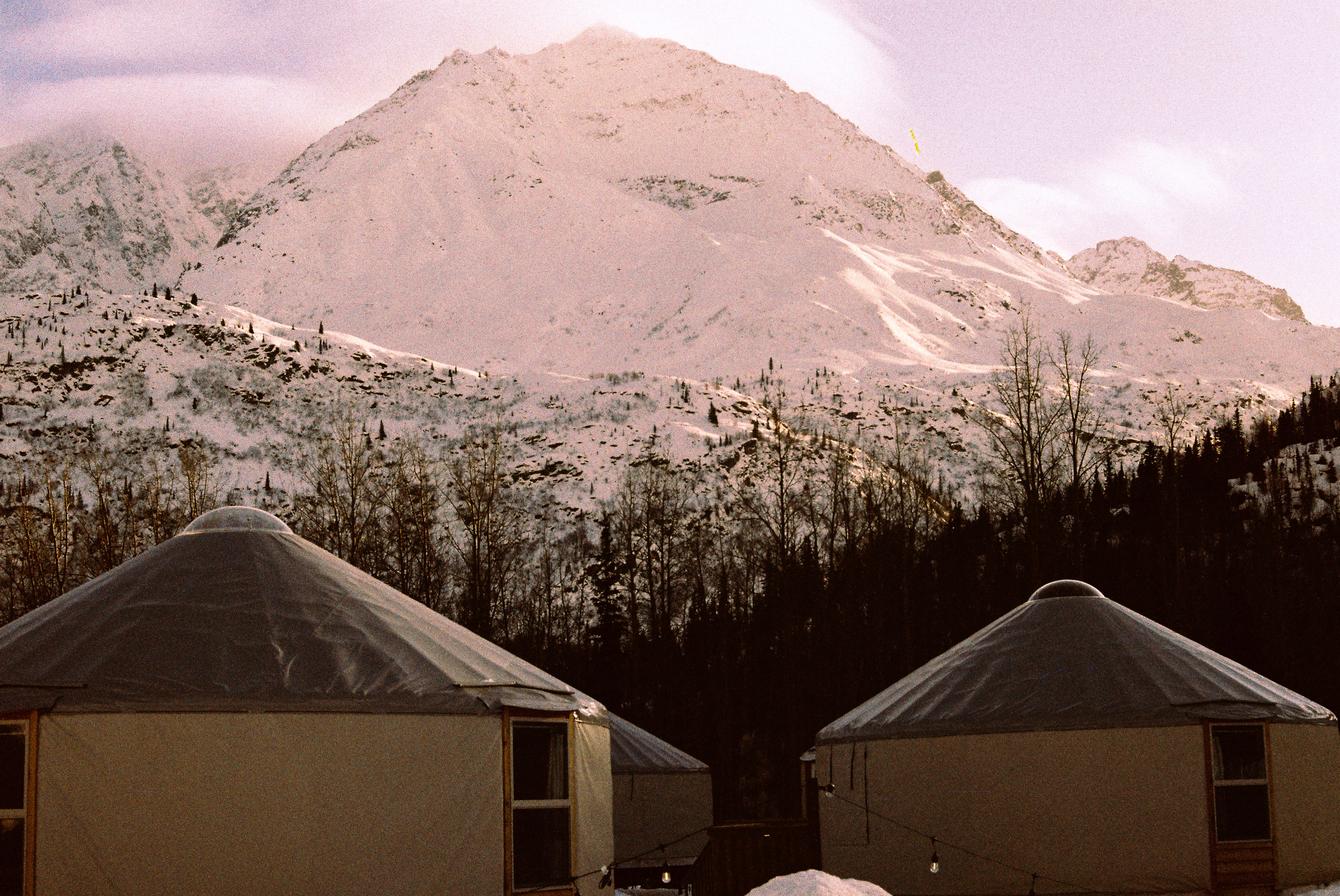 Valdez heli ski guides, Rendezvous Lodge